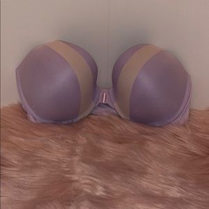 Pink Victoria’s Secret bra
